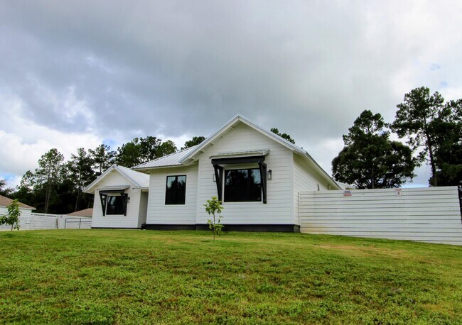Building Photo - 3116 Pinot Way