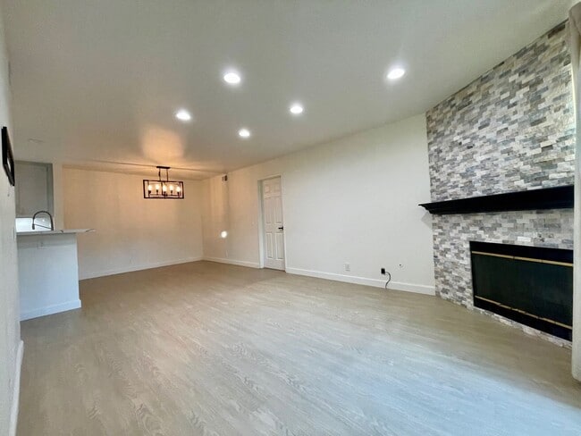 Building Photo - 11517 Fury Ln
