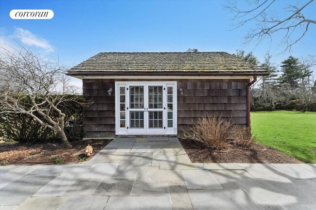 Building Photo - 109 Quogue St