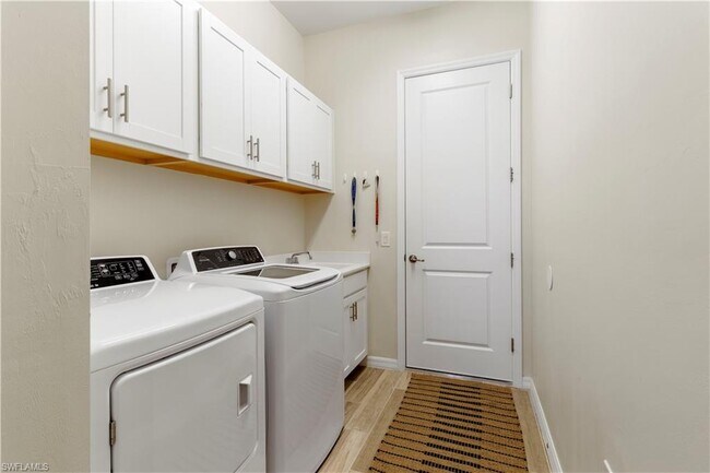 Building Photo - 6023 Diamonte Pl