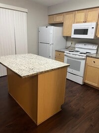 Building Photo - 2091 Bradley St