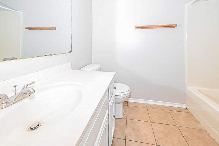 Building Photo - 108 Pin Oak Cove
