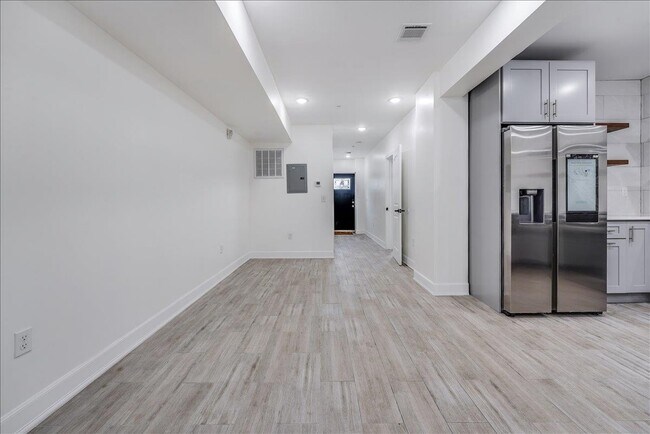 Building Photo - 260 Palisade Ave