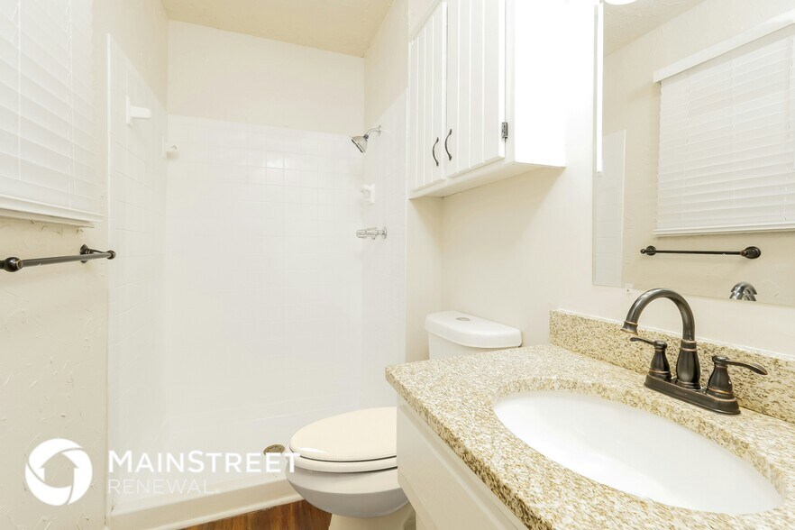 Building Photo - 2808 SE 2 St