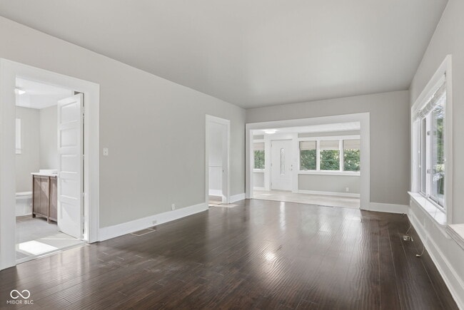 Building Photo - 3136 E Edgewood Ave