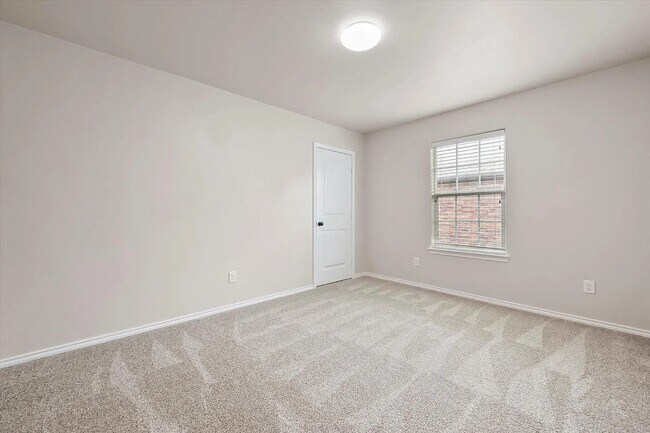 Building Photo - 6906 90th St