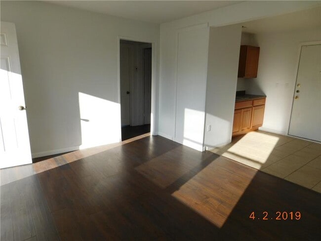 Building Photo - 407 North Dr