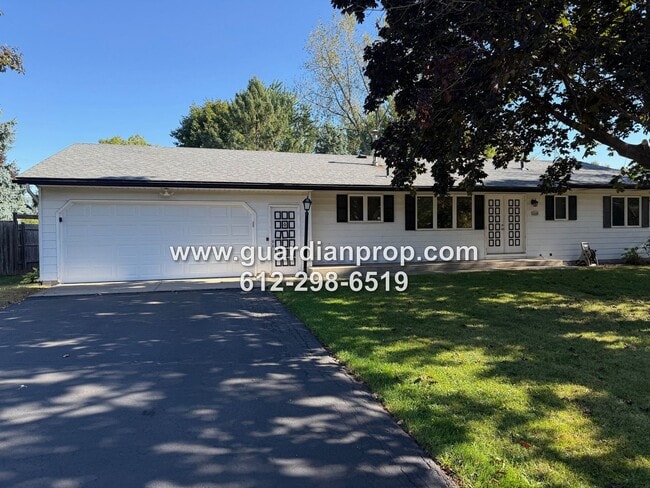 Building Photo - Rambler with Open Floor Plan Available Now...