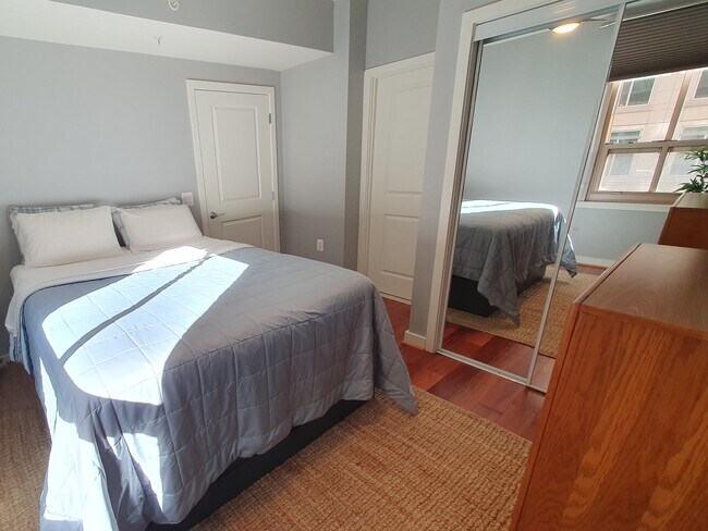 Building Photo - 888 N Quincy St