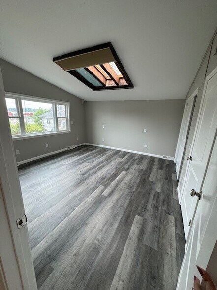 Building Photo - 4618 Bay View Rd