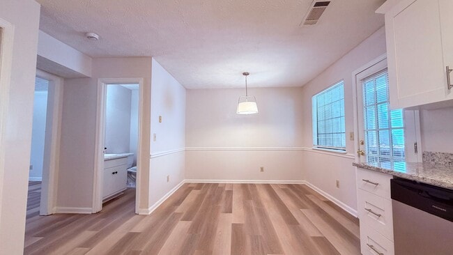 Building Photo - 2681 Parkside Way SW