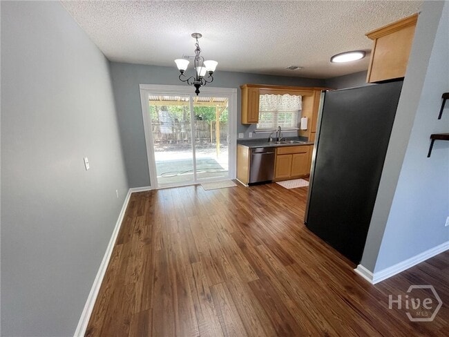 Building Photo - 119 Mustang Dr
