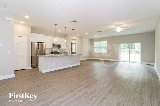 Building Photo - 121 Dailey St SE