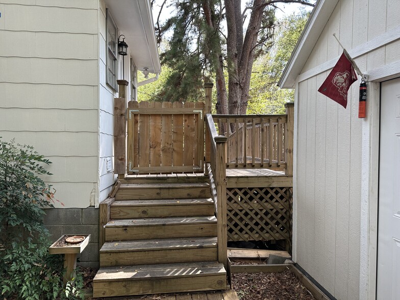 Building Photo - 1101 Monroe St