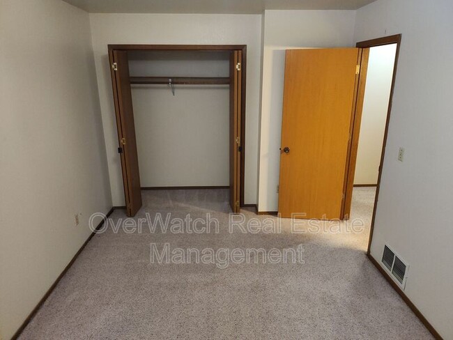 Building Photo - 167 Michael Ct