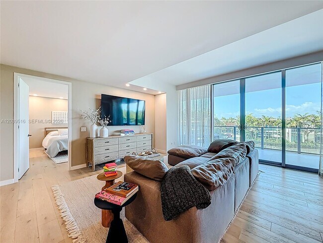 Building Photo - 350 Ocean Dr