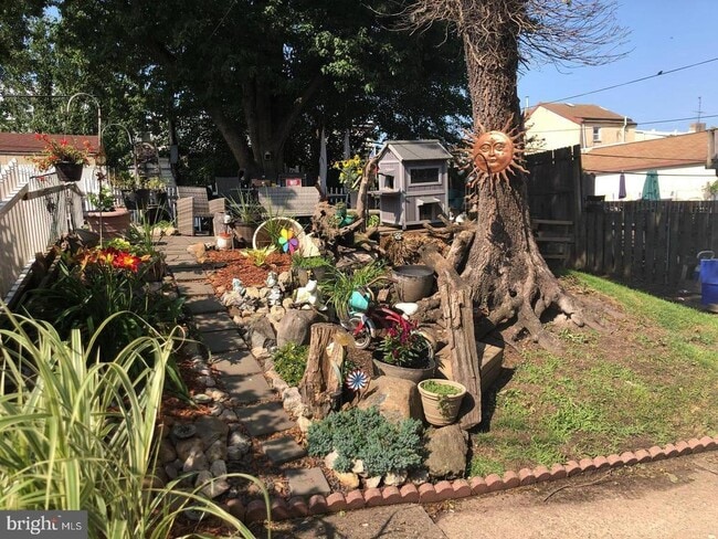 Building Photo - 2666 Bridge St