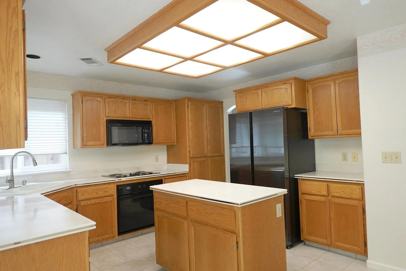 Building Photo - 1132 Acapulco Ct