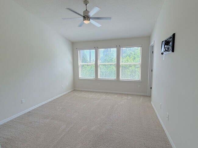 Building Photo - 1288 Pavia Dr