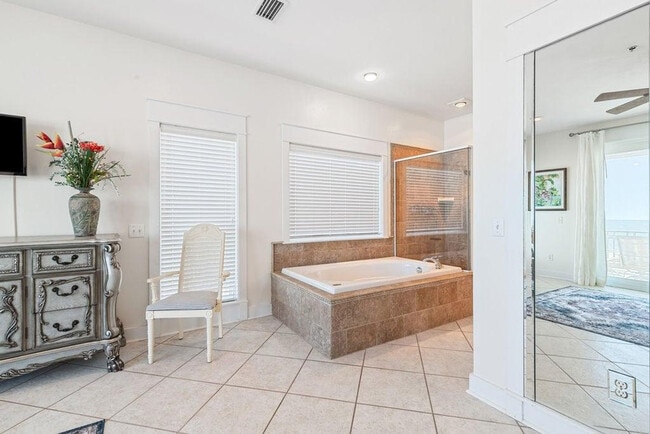 Building Photo - 8515 Surf Dr