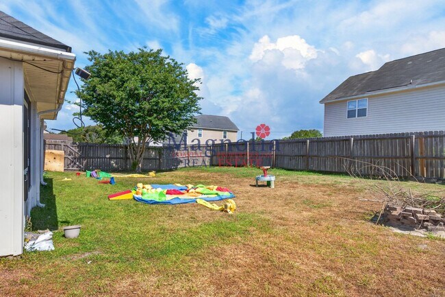 Building Photo - 3 bedrooms, 2 bathrooms in Richmond HIll's White Oak Subdivision! Close to I95, Savannah, Pooler ...