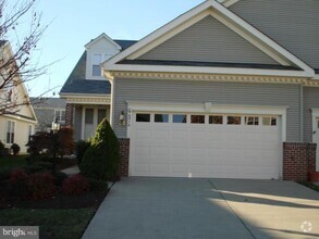 Building Photo - Charming Astor 2 Model in Heritage Hunt's ...