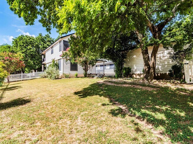Building Photo - 5814 Negley