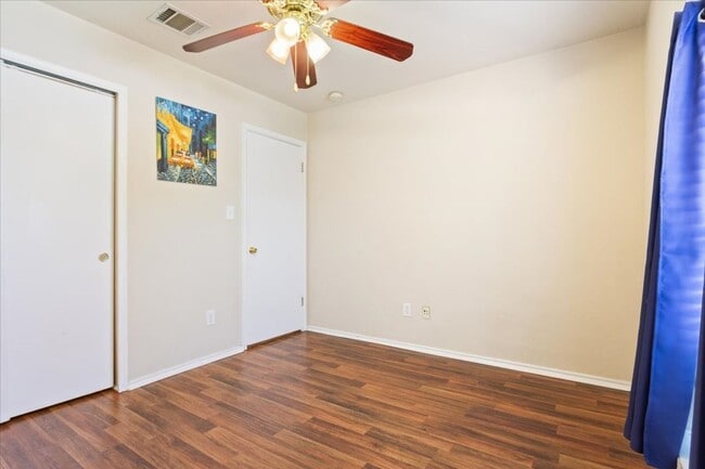 Building Photo - Charming 3/BR 2/BA One-Level Home in Round...