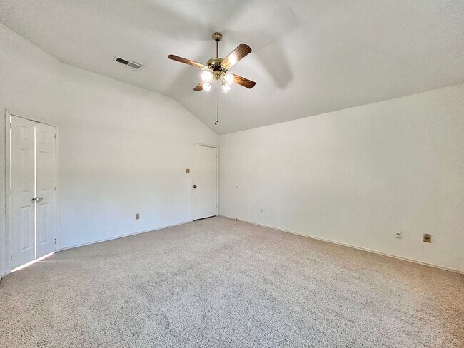 Building Photo - Spacious 3/BR 3.5/BA Two-Story Home with P...