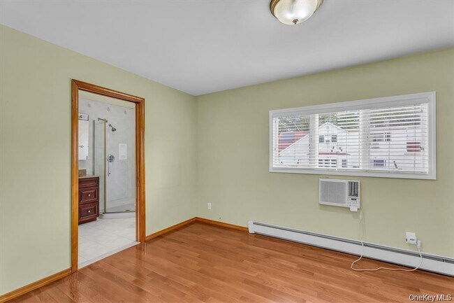 Building Photo - 2810 Chestnut Ave