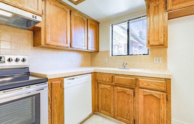 Building Photo - Clovis Home for Rent