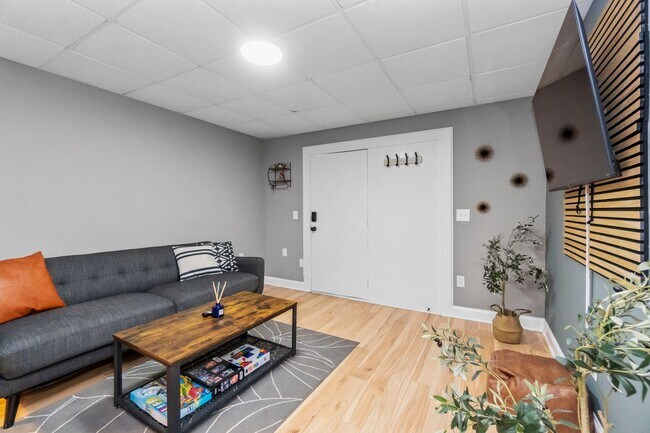 Building Photo - 127 Clearfield St