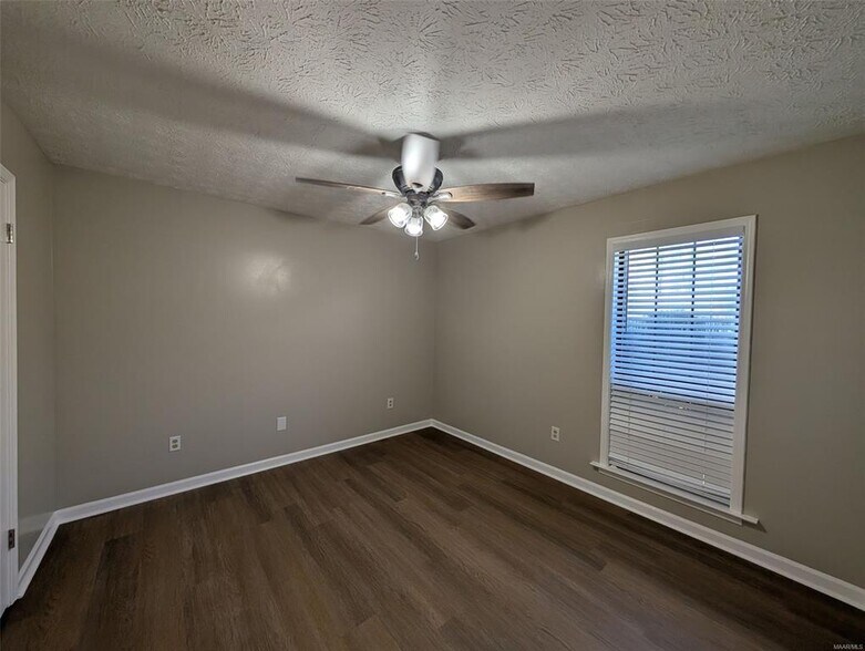 Building Photo - 3242 Gatsby Ln