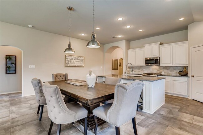 Building Photo - 11705 Pine Mist Ct