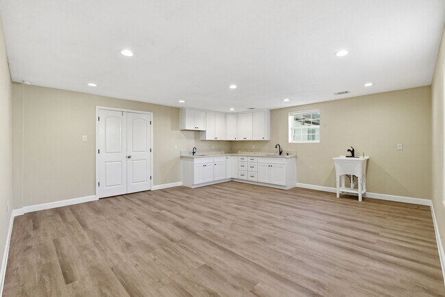 Building Photo - 3911 Fulton St