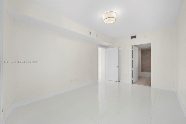 Building Photo - 488 NE 18th St