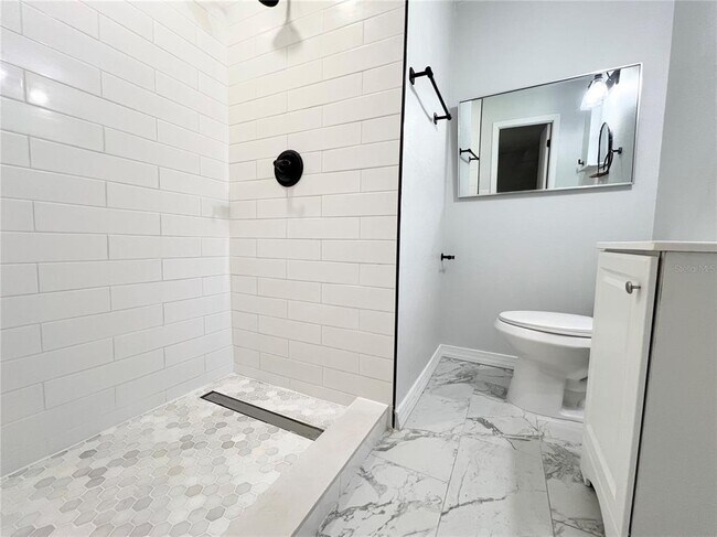 Building Photo - 7925 Napoleon St