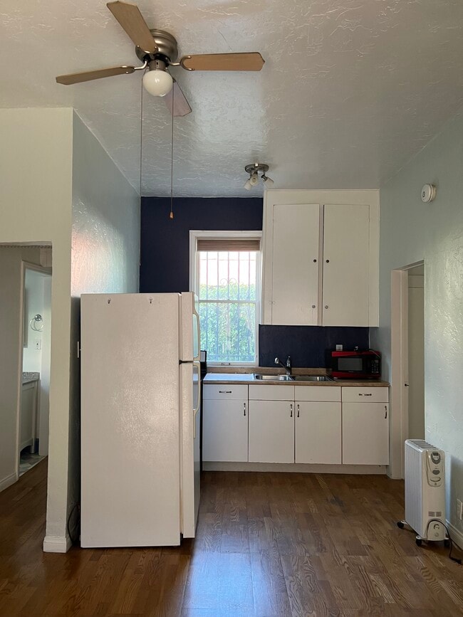 Building Photo - 6089 Cashio St