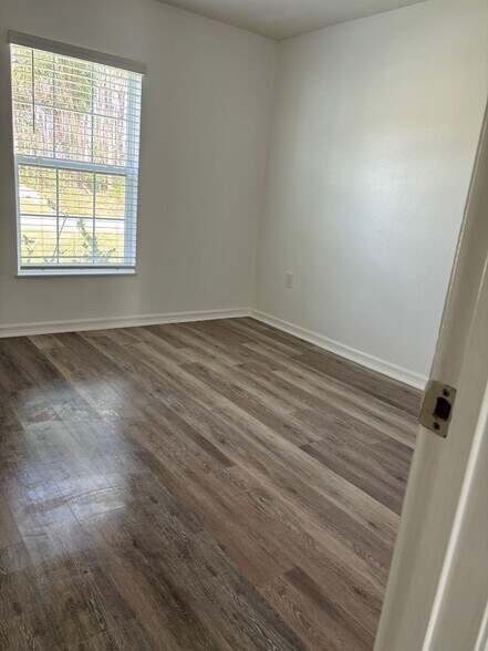Building Photo - 29 Ryecrest Ln