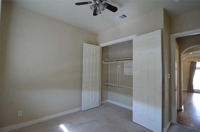 Building Photo - 9006 Harbor Hills Dr