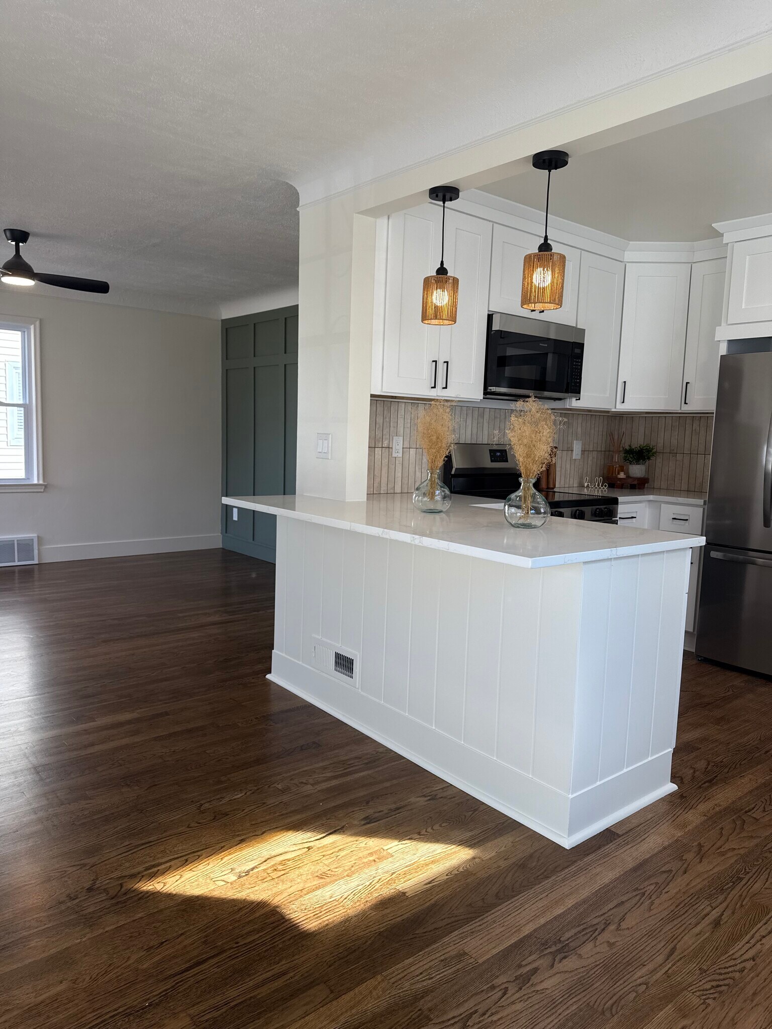 Building Photo - 125 S Minerva Ave