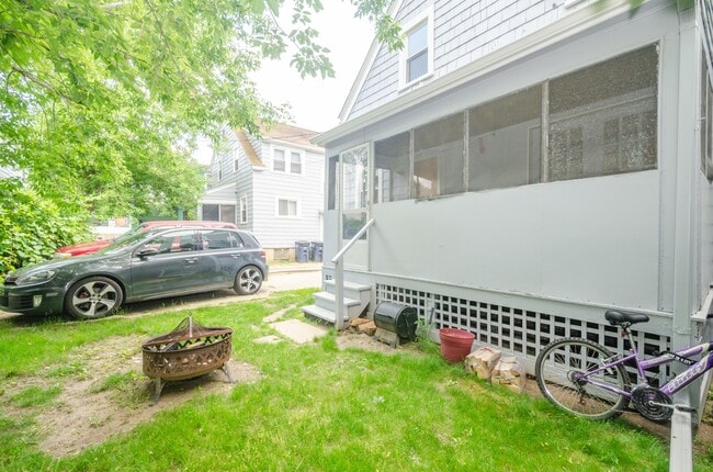 Building Photo - 1315 Sheehan Ave