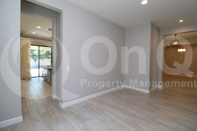 Building Photo - 3847 E Mead Dr