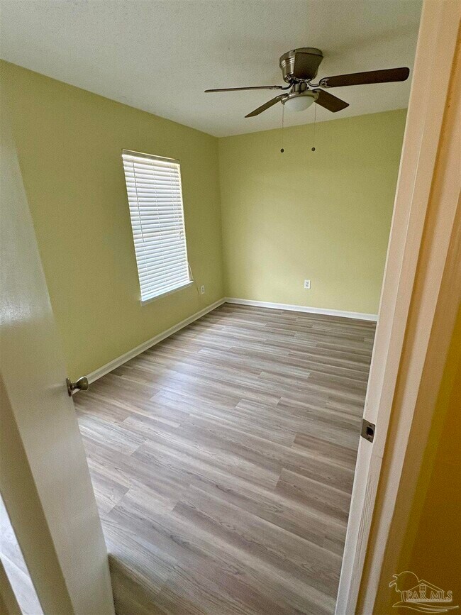 Building Photo - 193 E Burgess Rd