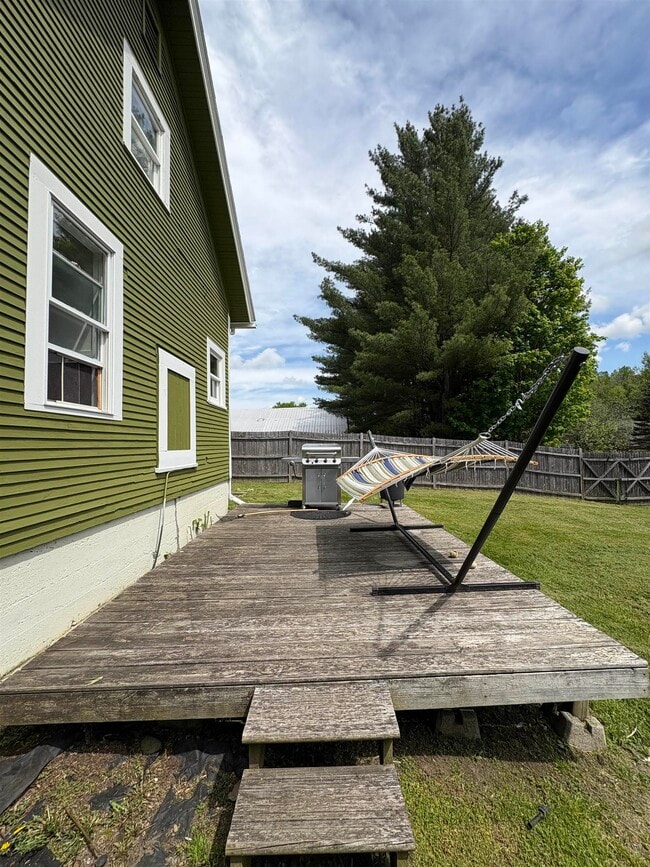 Building Photo - 424 VT-15