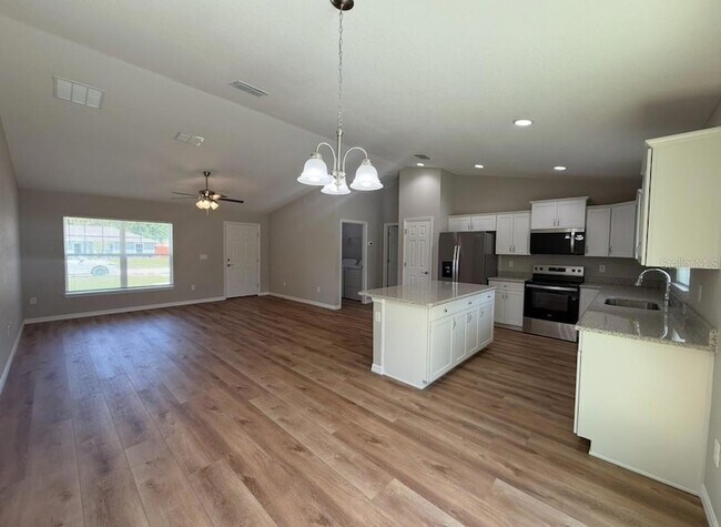 Building Photo - 13756 SW 102nd Pl