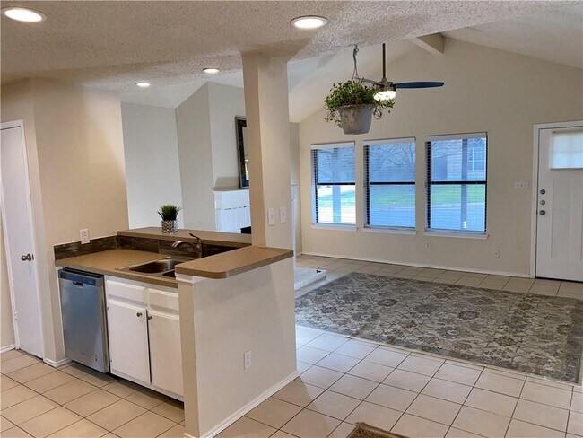 Building Photo - 1700 Rustlers Rd