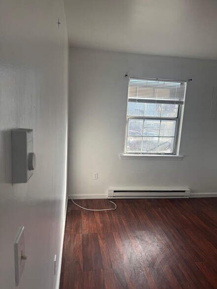 Building Photo - 1156 Hanover Ave