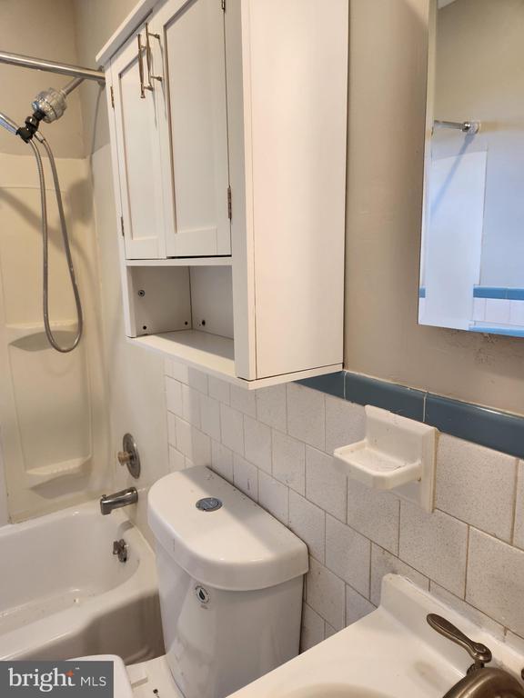 Building Photo - 3817 Birchview Ave