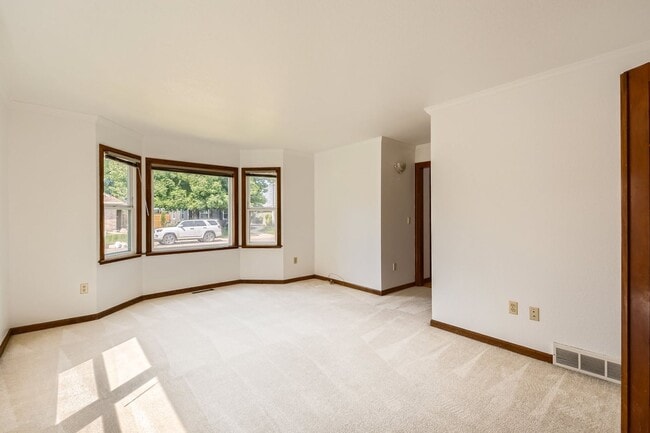 Building Photo - 5218 Mcmurry Ave
